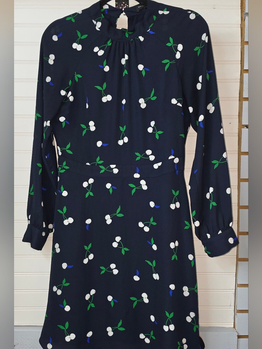 101. Banana Republic sz 4, preloved cherry dress